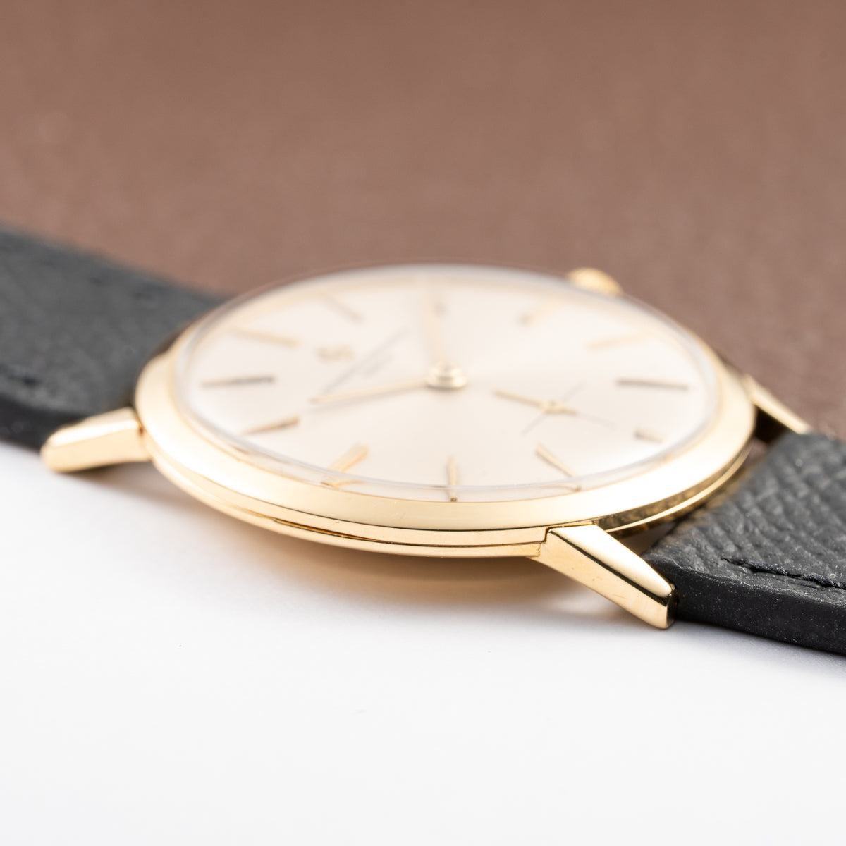 Vacheron Constantin Ultra-Thin Dress Watch 18K Yellow Gold Ref. 6273 from 1960s